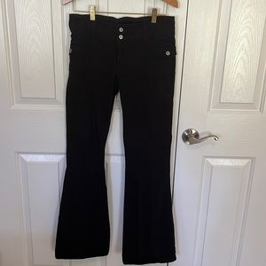 J.Galt woman’s jean black size S
